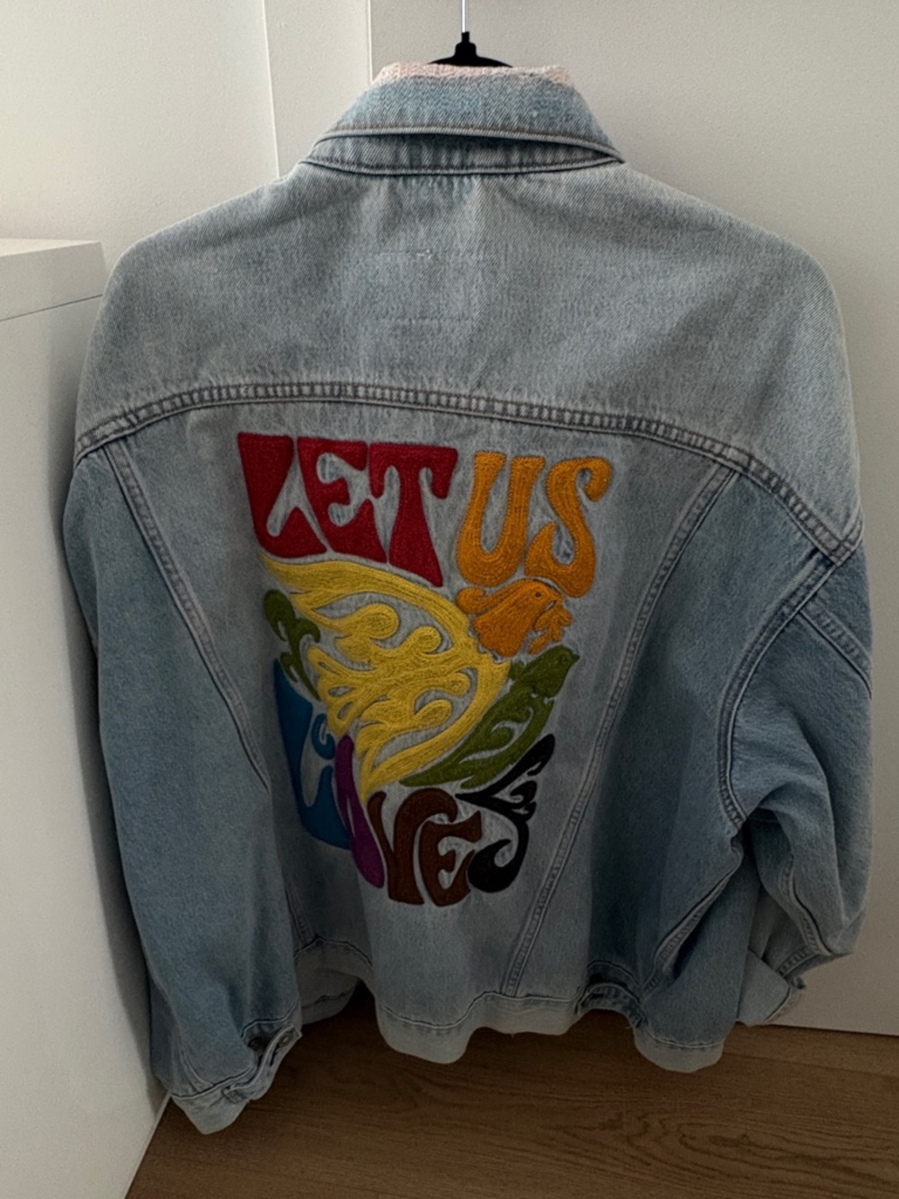 NWT Levis Embroidered Light Wash Jean Denim Jacket - Pride 2022